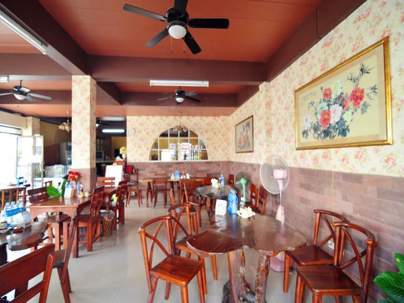The Famous House - Jomtien Hotel Exterior photo