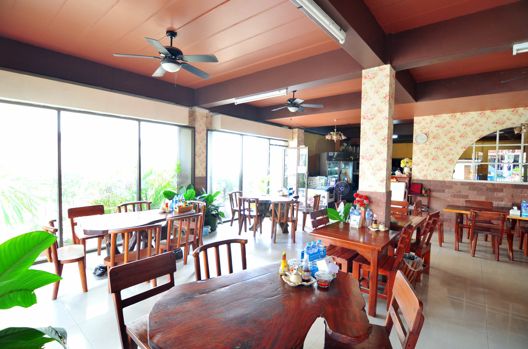 The Famous House - Jomtien Hotel Exterior photo